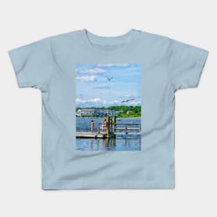 Bristol RI - Little Girls Watching Seagulls Kids T-Shirt